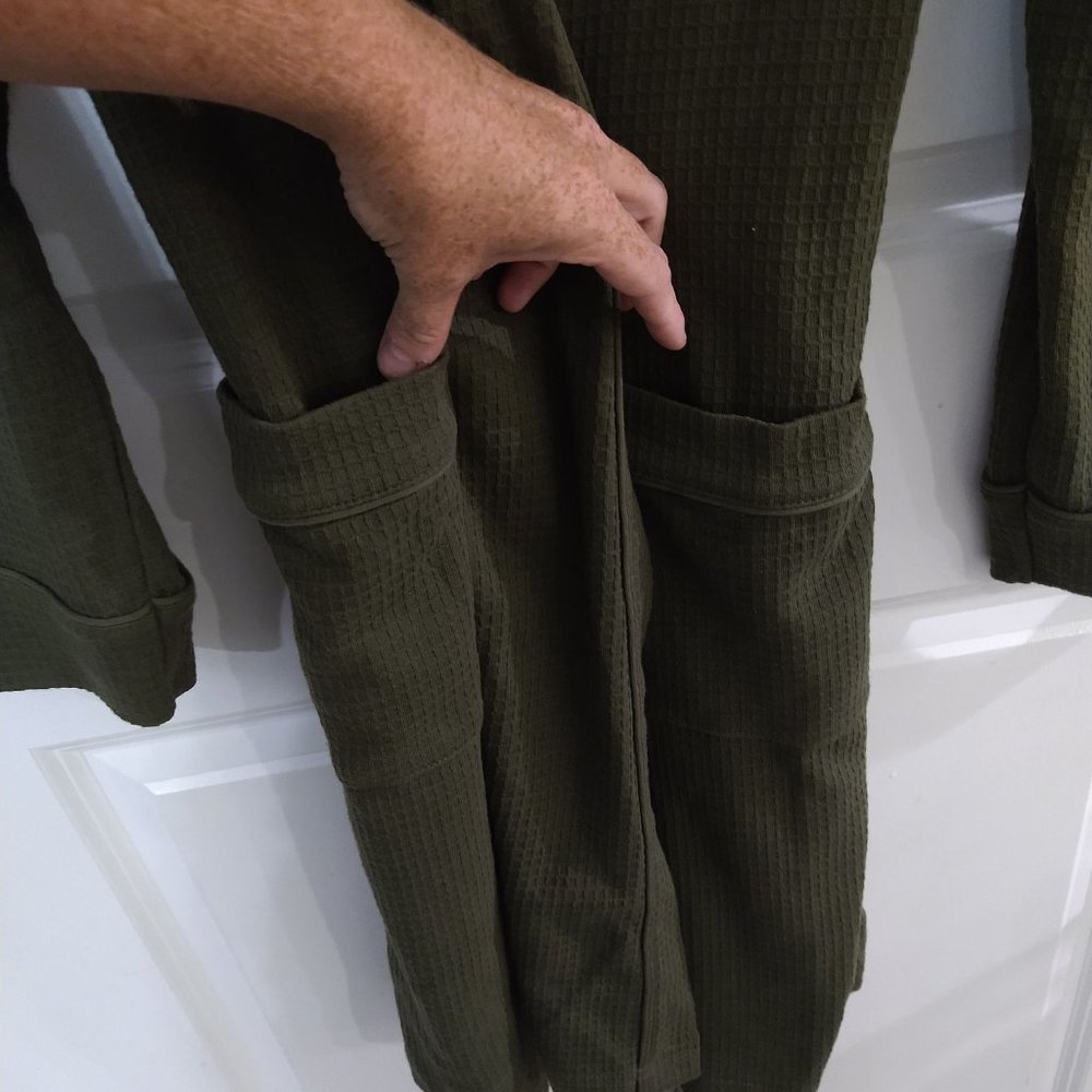 Olive green Amazon Essentials Robe-NWOT - Picture 5 of 7